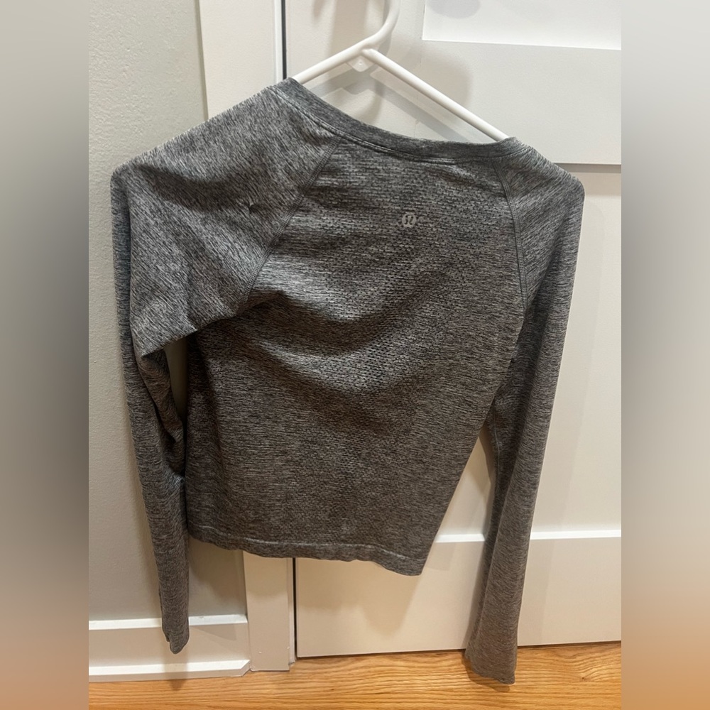 Grey lululemon swiftly tech long sleeve race length